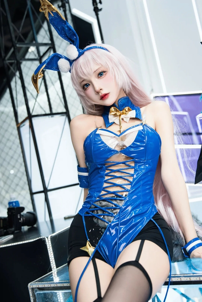 Ảnh lộ hàng 18+ gái xinh khoe vú đẹp lồn dâm