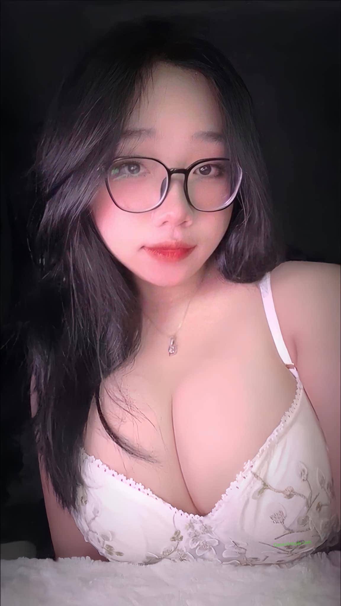 Ảnh gái xinh sexy khiến ai cũng phải ngoái nhìn