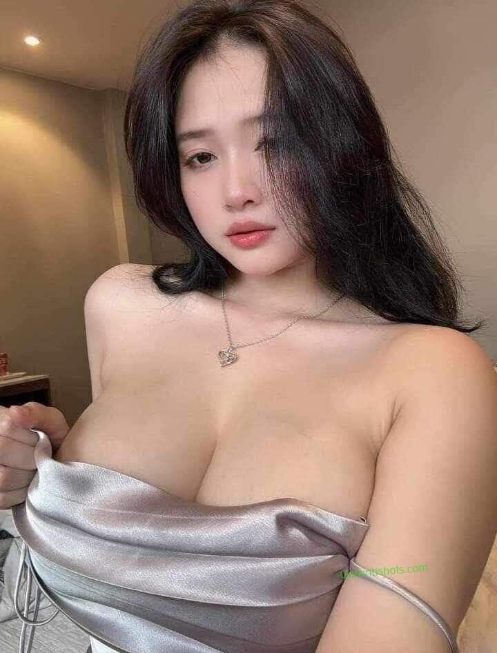 ảnh vú to ,gái xinh vú to sexy múp rụp quyến rũ tự nhiên