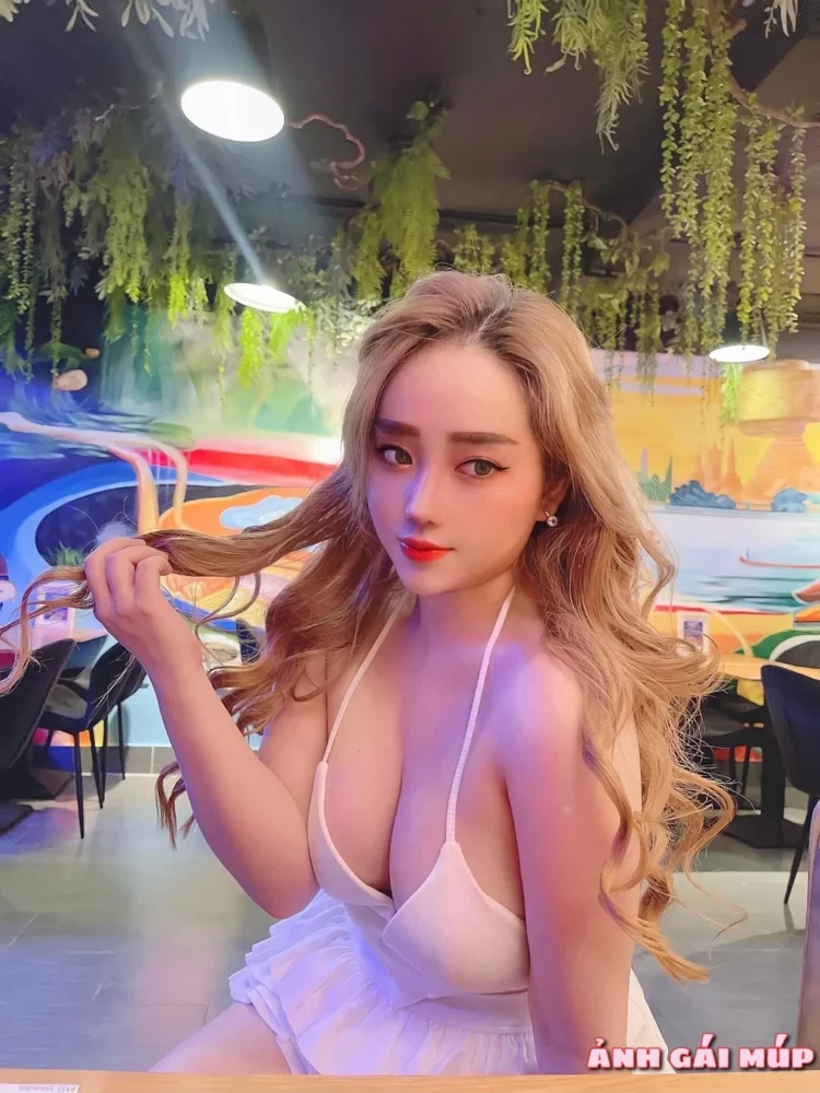 Ảnh Hot girl diện bikini nóng bỏng khoe trọn đường cong cơ thể