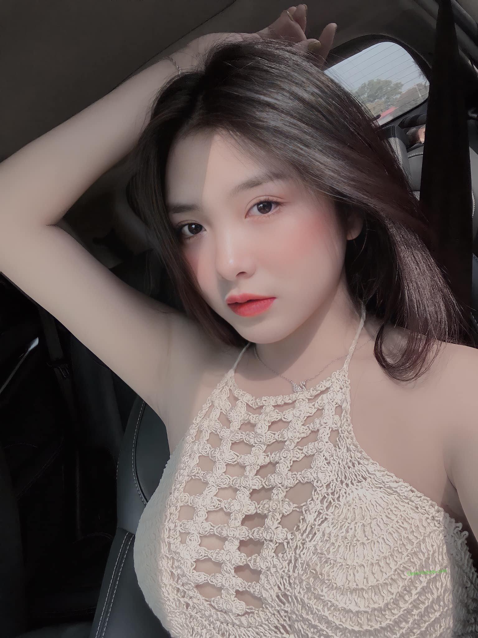 Cận cảnh vòng một căng tròn của hot girl sexy