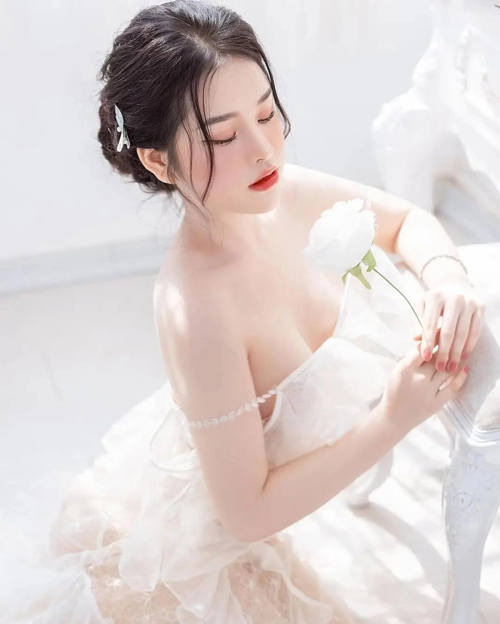 Ảnh gái nóng bỏng tạo dáng trước gương