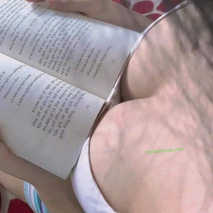 Ảnh gái xinh khoe vú bự, hàng khủng không che
