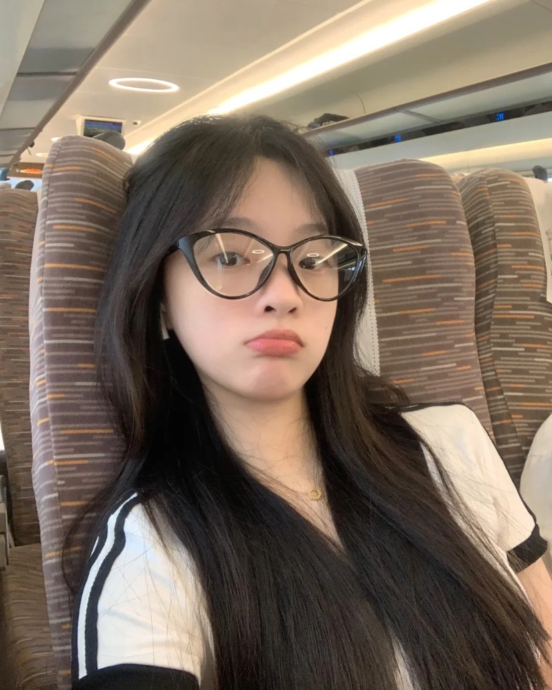 Hình Ảnh Học Sinh Nữ Dễ Thương Đáng Yêu Gây Thương Nhớ