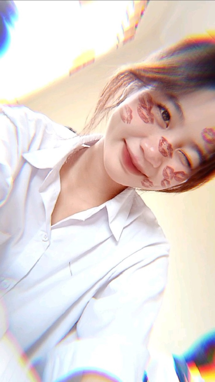 Ảnh Gái Teen Xinh: Ngây Thơ Và Quyến Rũ 