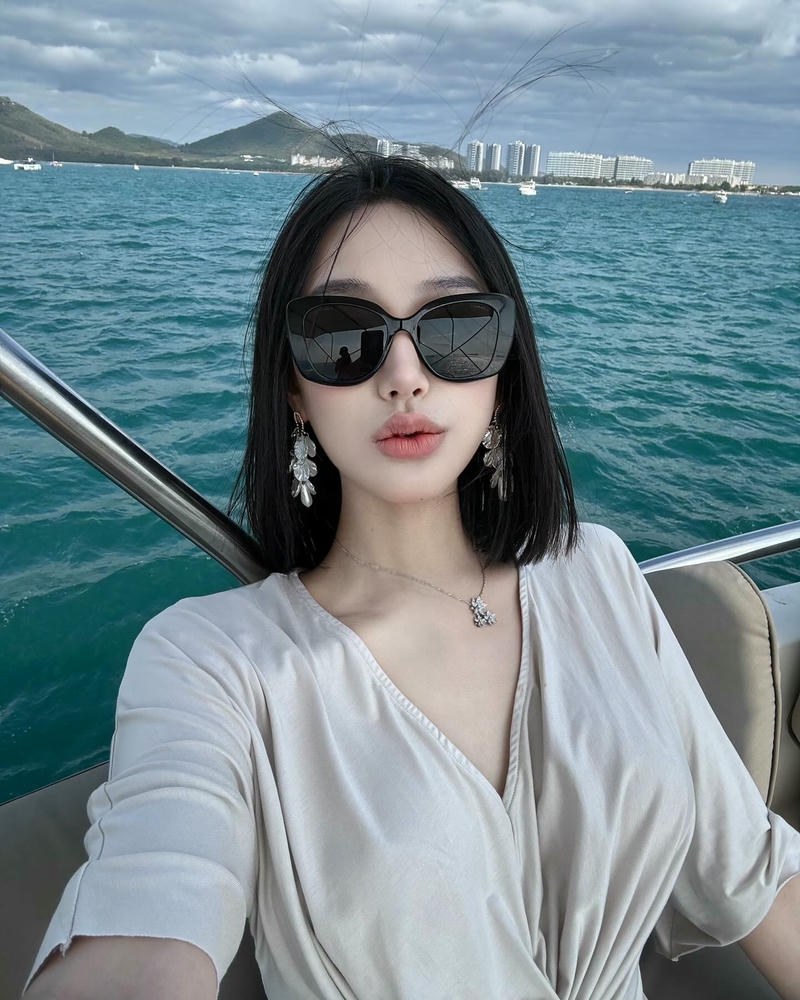 Ảnh thẻ xinh xắn của hot girl Việt