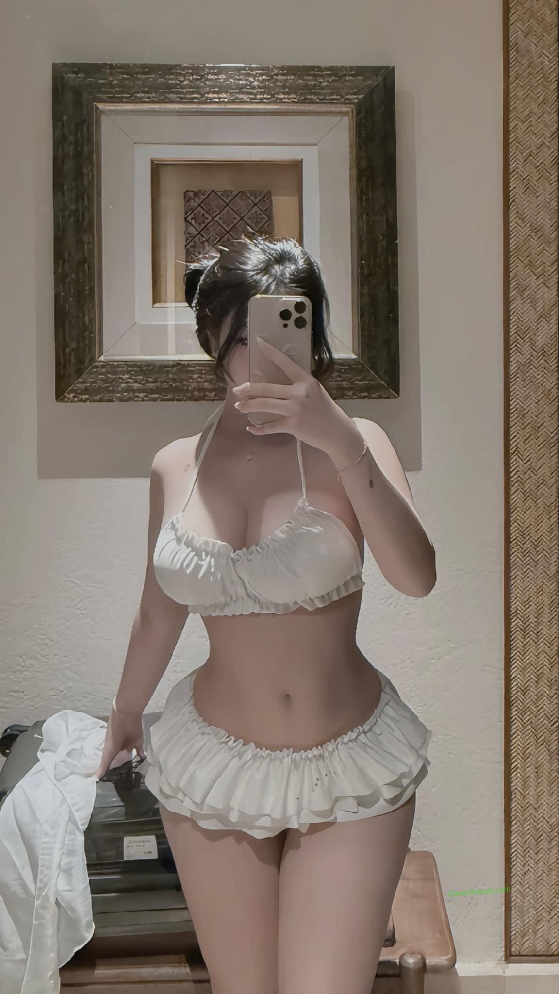 Ảnh gái xinh show hàng vừa đáng yêu vừa gợi cảm