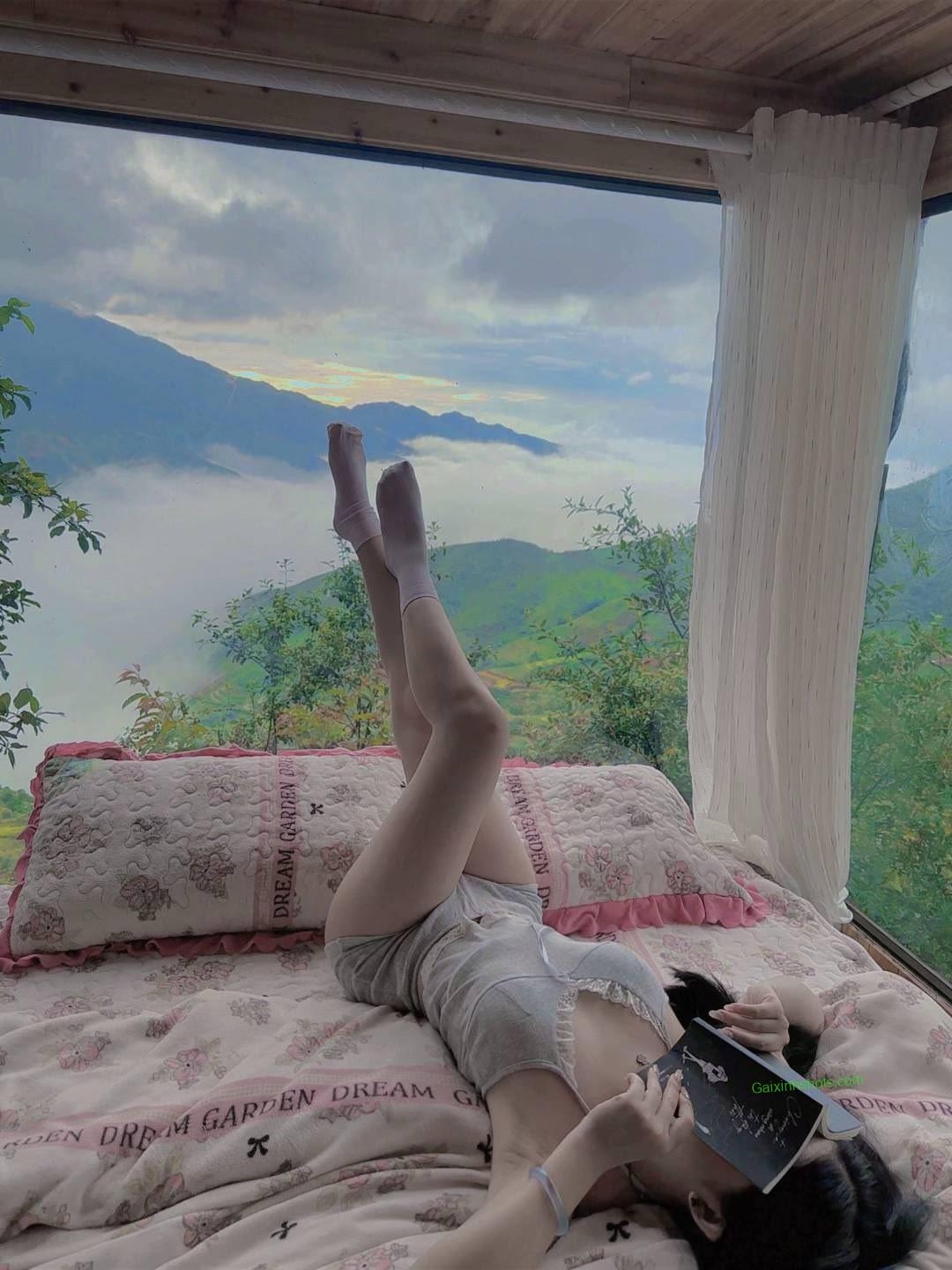 Ảnh Gái Xinh Lộ Hàng Quyến Rũ & Cuốn Hút