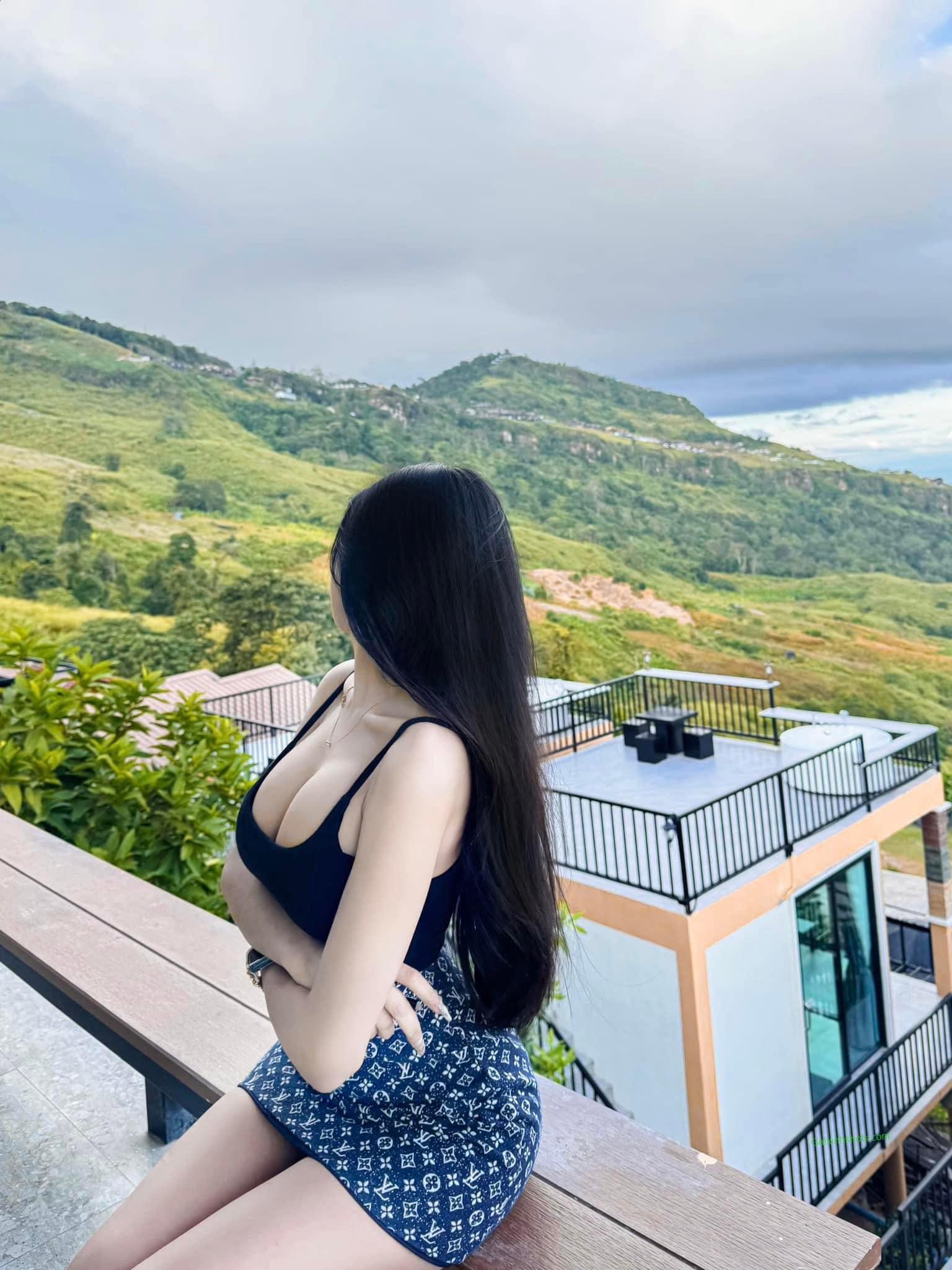 Ảnh gái xinh khoe hàng không che, ngọt nước