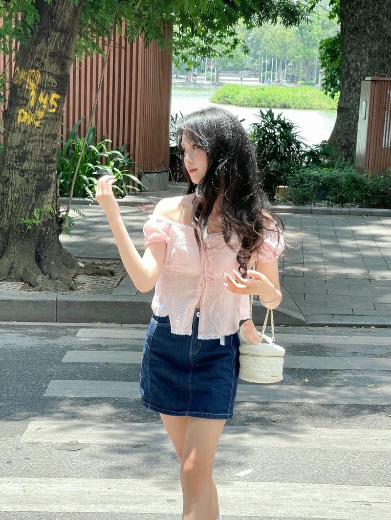 Ảnh gái mặc bikini khắc họa sự gợi cảm tinh tế