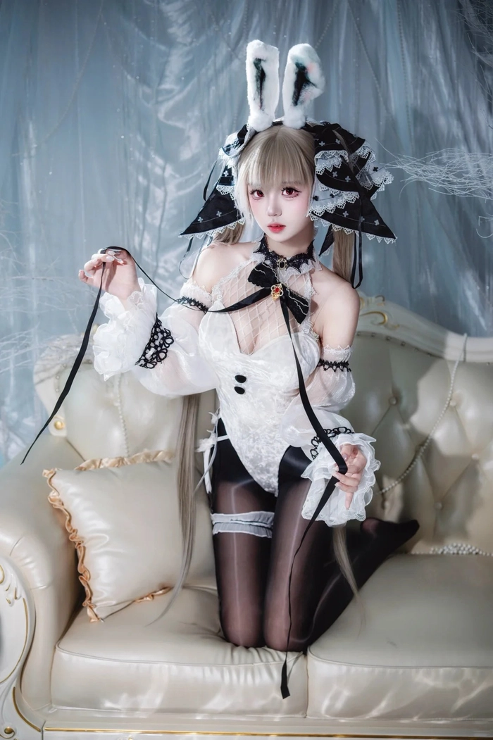 Ảnh Gái Mặc Bikini Thu Hút Mọi Ánh Nhìn