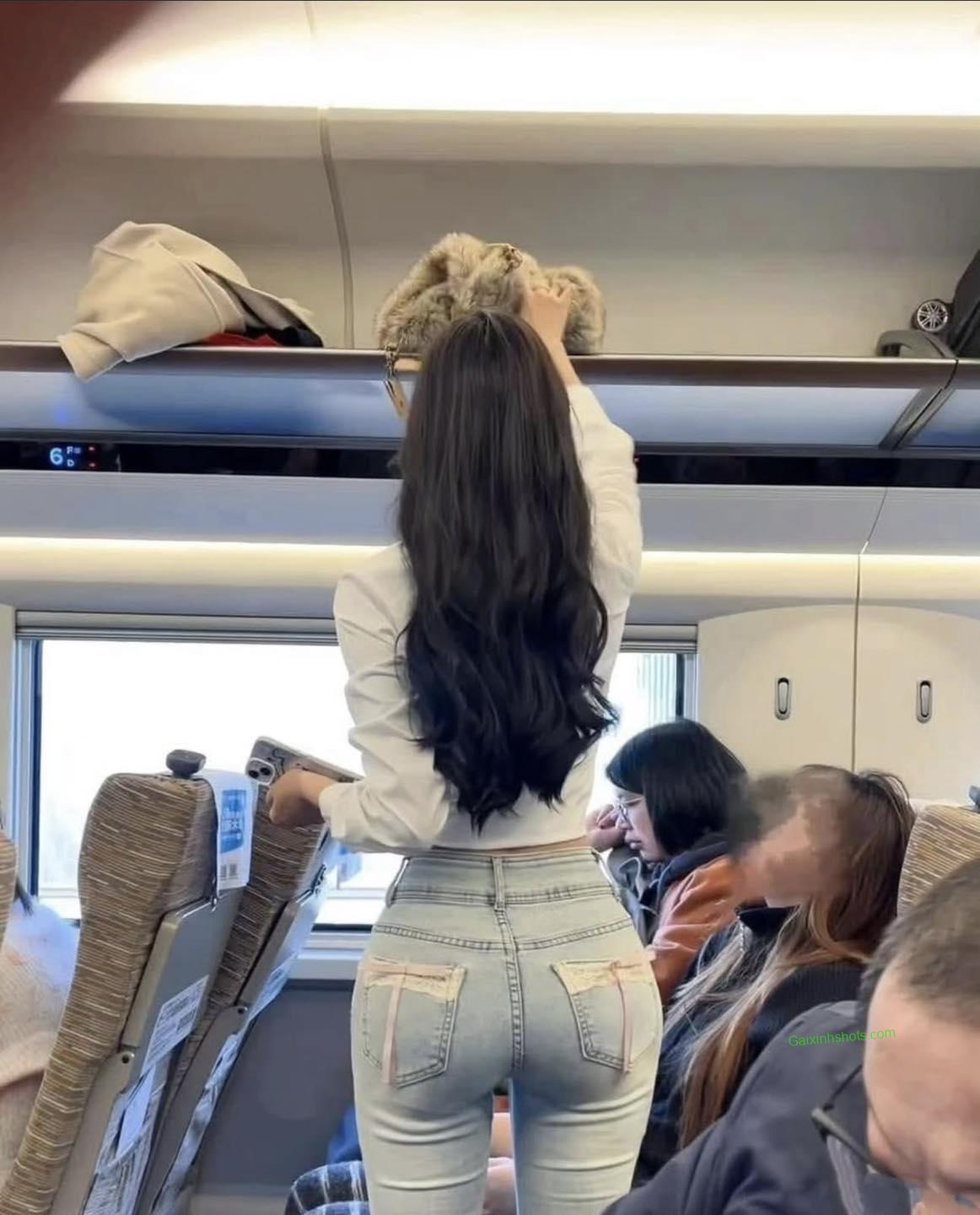 Ảnh gái xinh mông to đẹp sexy bốc lửa khó cưỡng