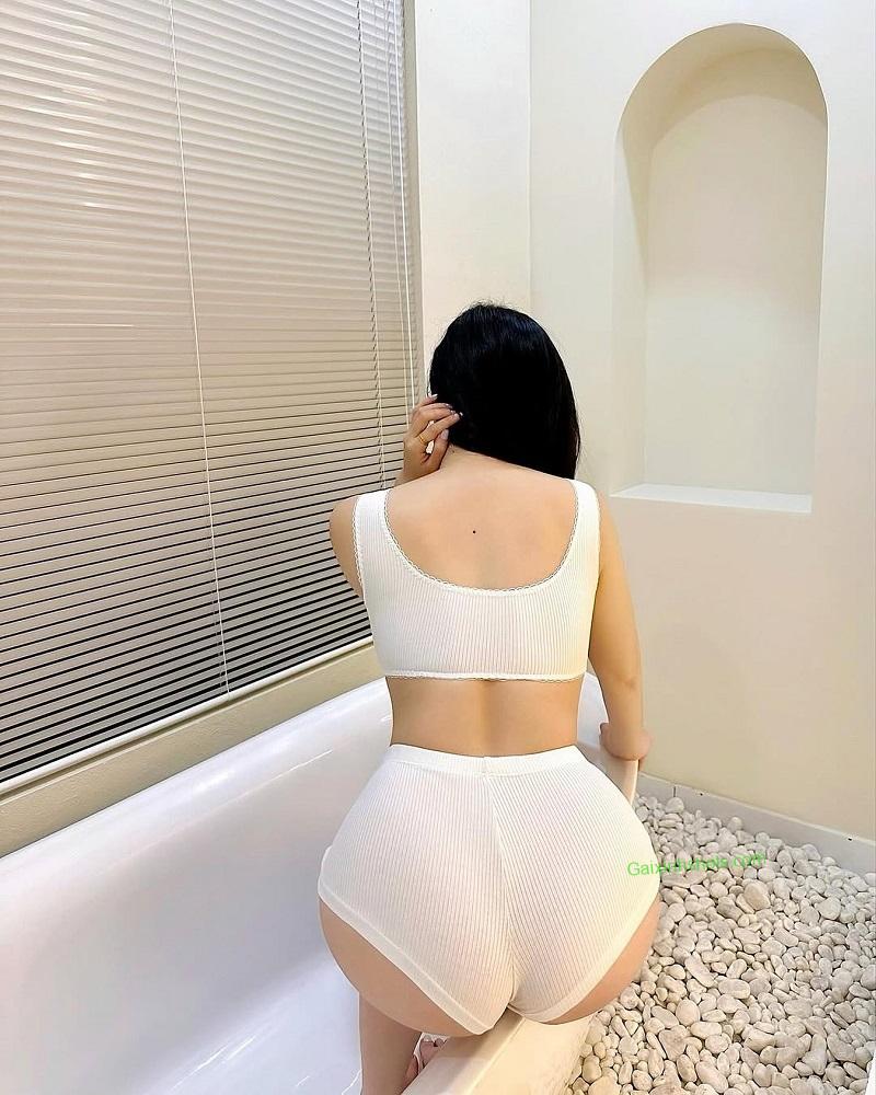 Ảnh gái đẹp trong set đồ ôm sát nóng bỏng