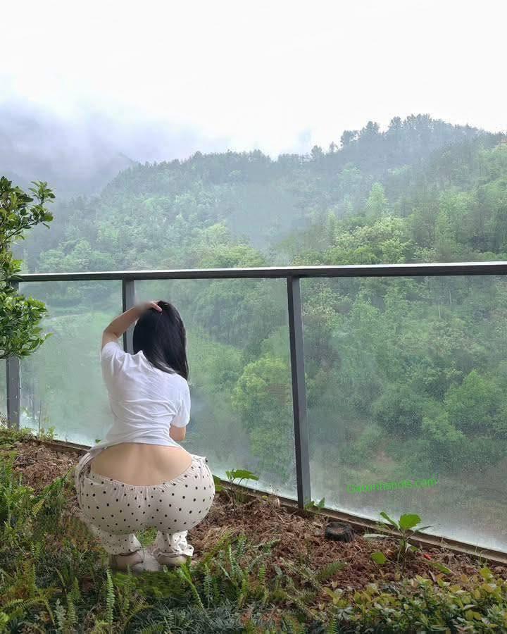 Hình gái xinh mông to sexy