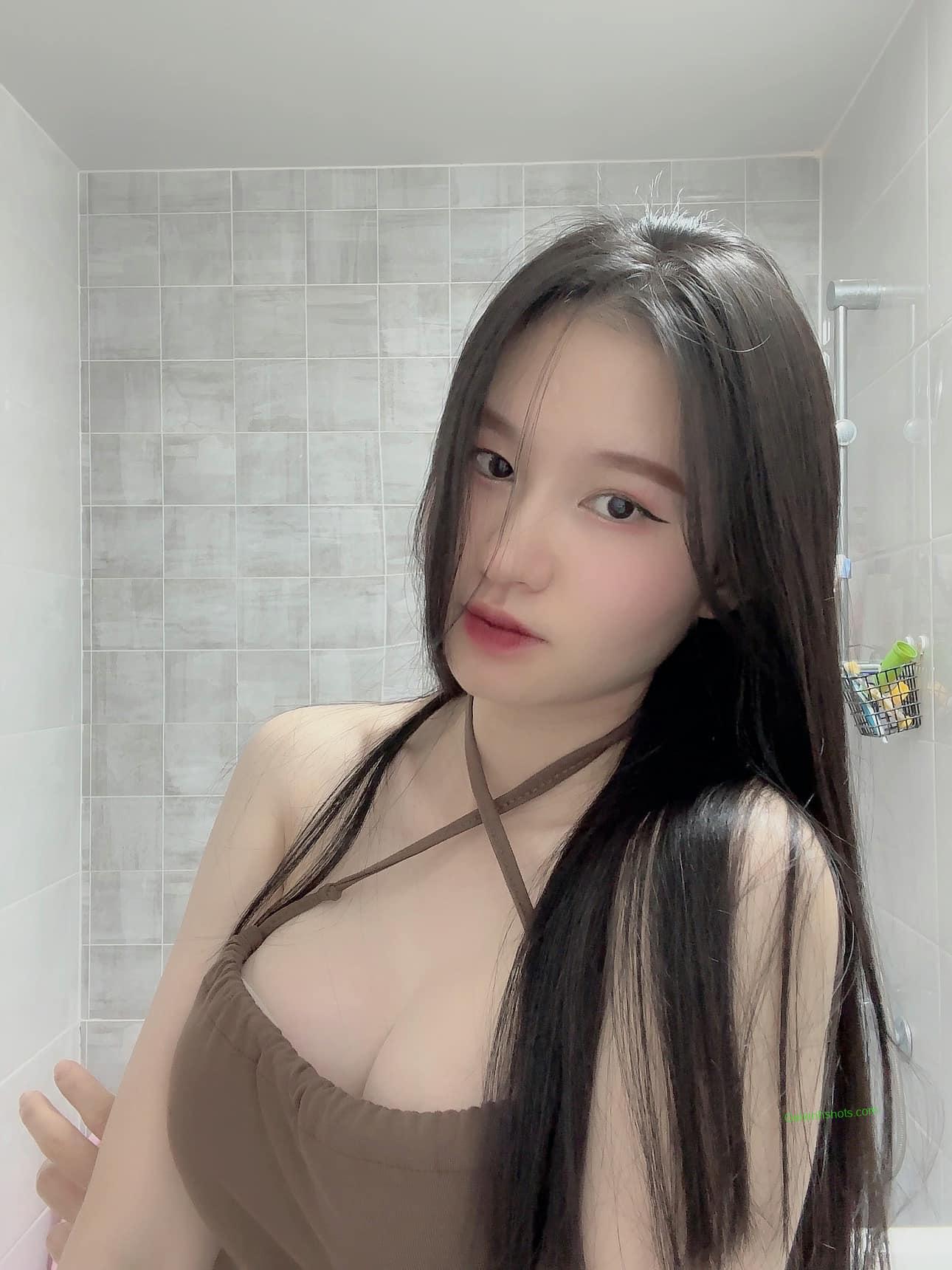 Hình ảnh vú đẹp, vú to, khoe ngực xinh của gái 18