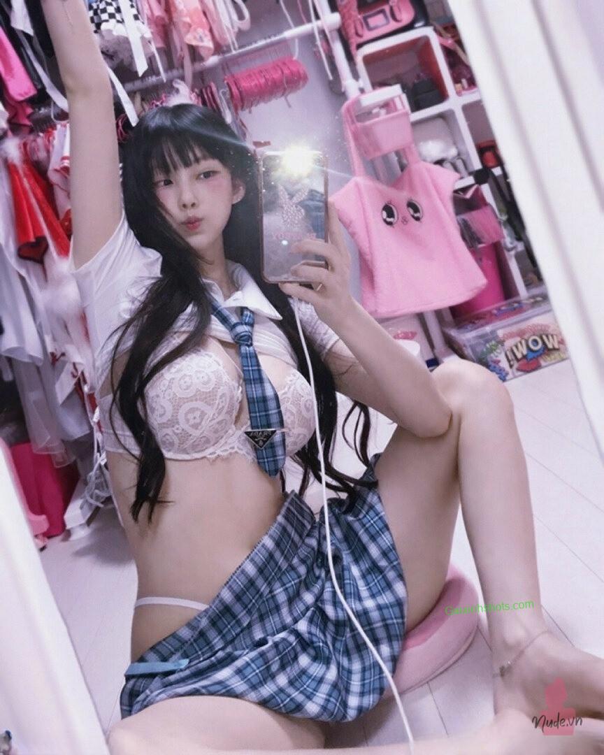 Ảnh gái xinh nude khoe vú gợi cảm, sexy