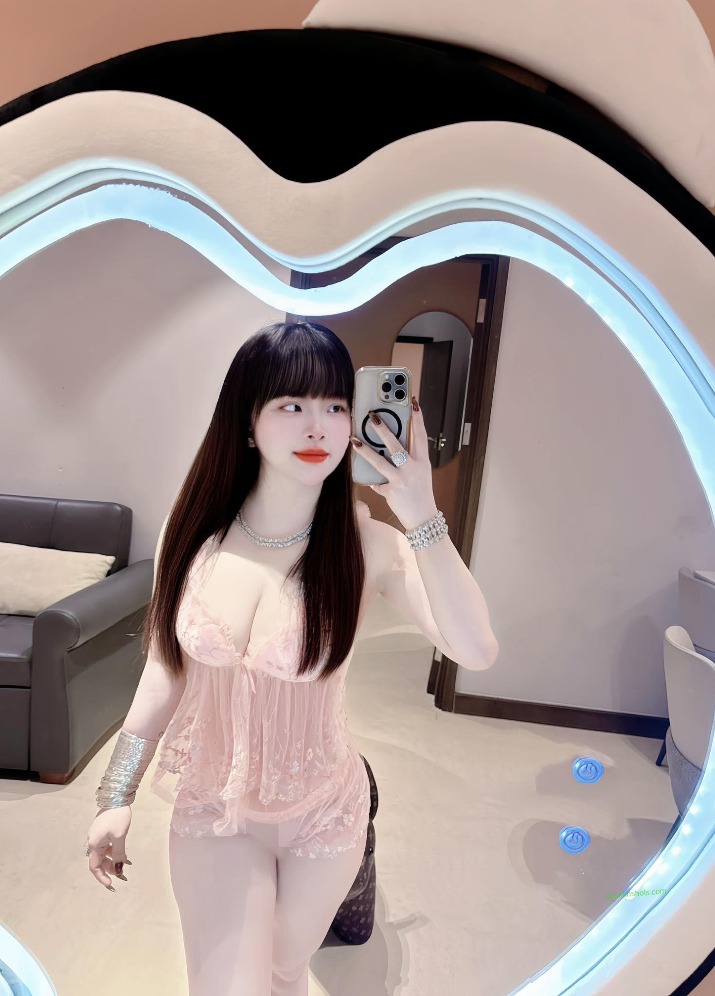 Ảnh vú đẹp căng tròn xem BỎNG MẮT của các em gái còn trinh