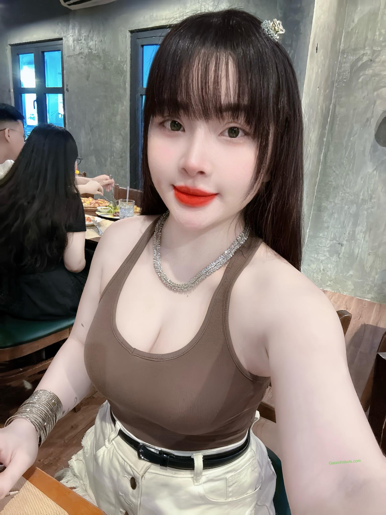 Ảnh Sex Gái Xinh Show Hàng Vú To