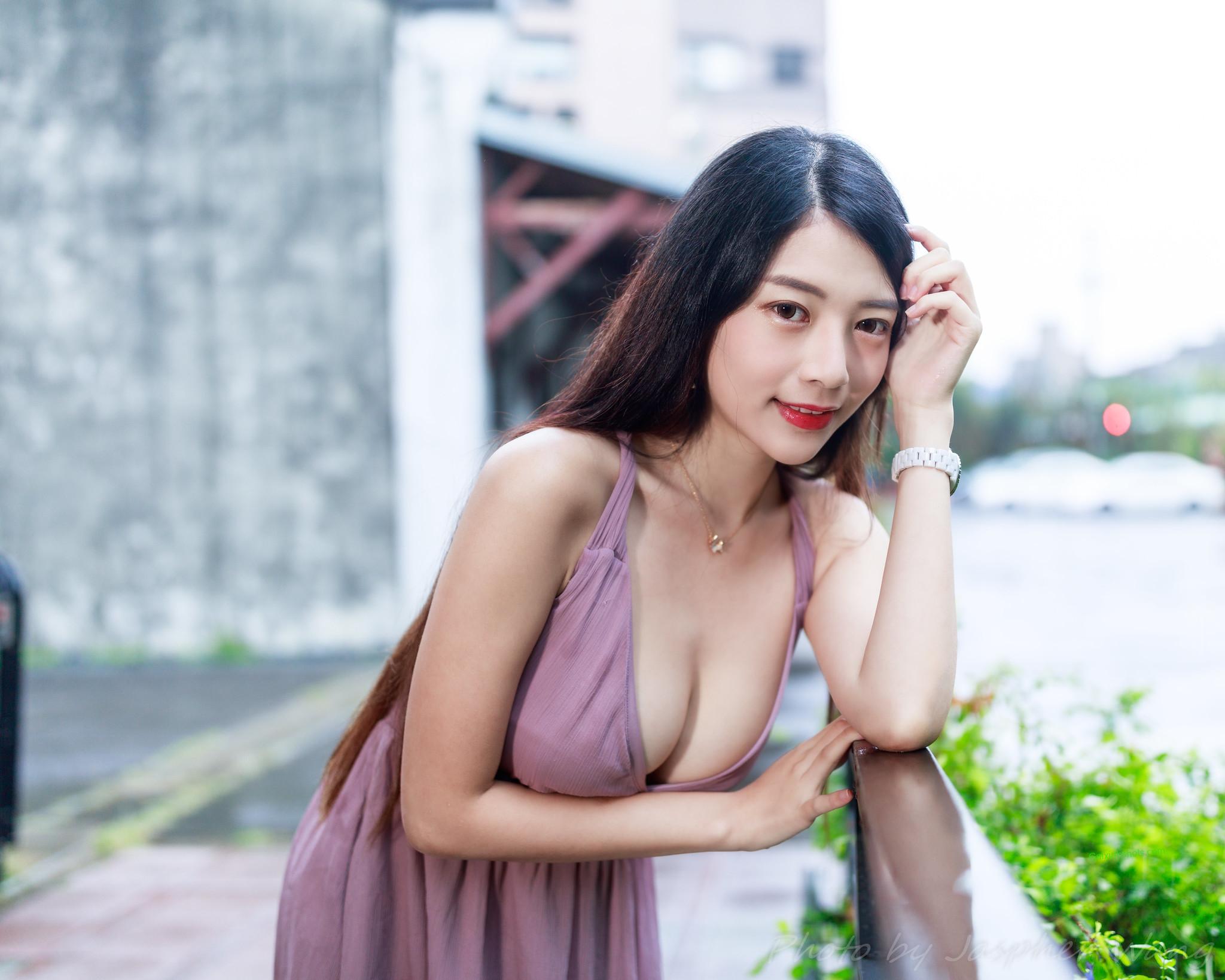 Hình ảnh gái xinh khoe dú bự