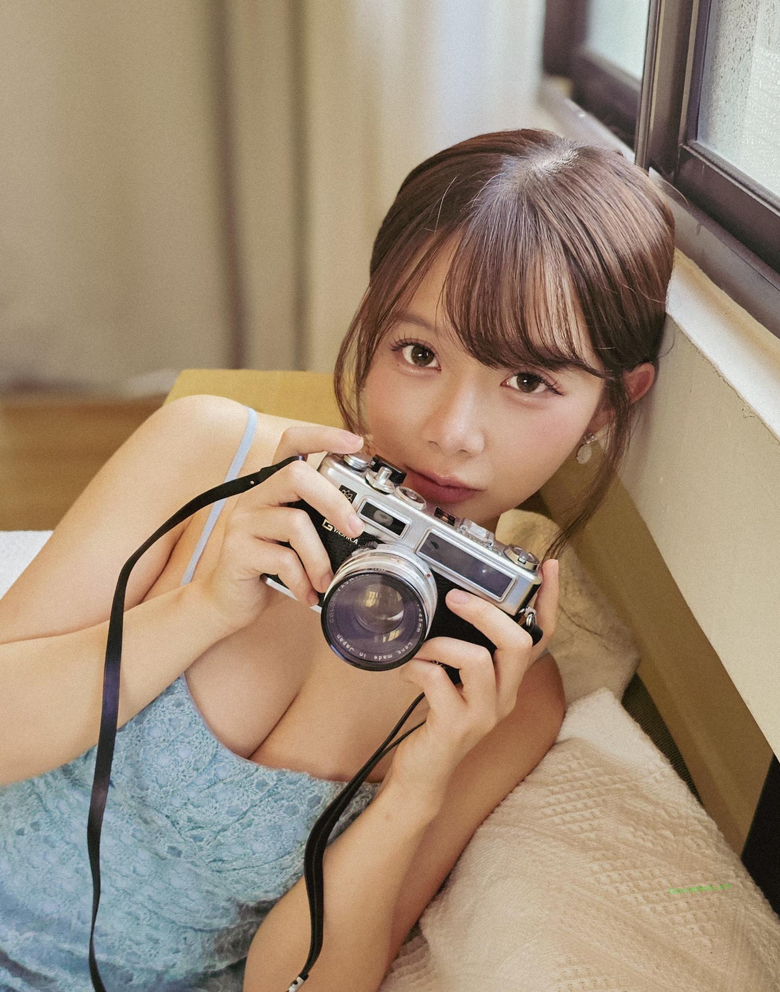 Vú bự có hại gì cho phụ nữ ko ?