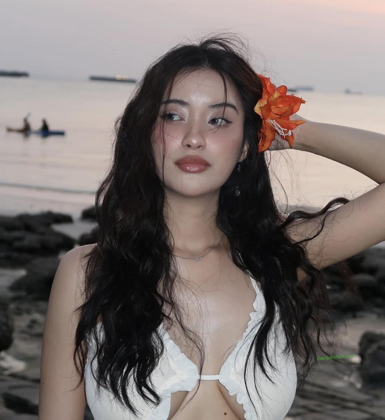 Ảnh vòng 1 khủng căng tròn