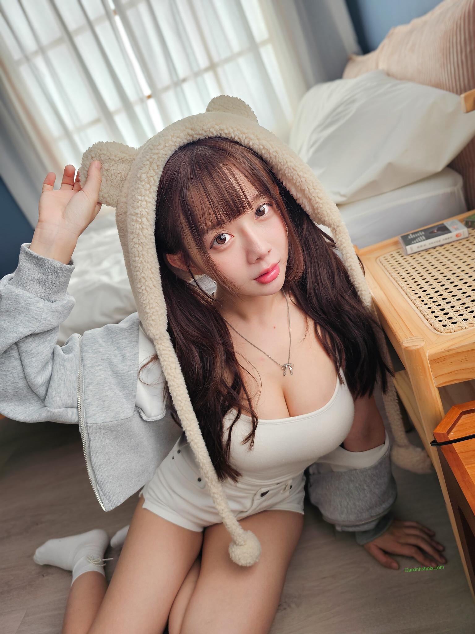 Vẻ đẹp hình thể, sự gợi cảm tự nhiên