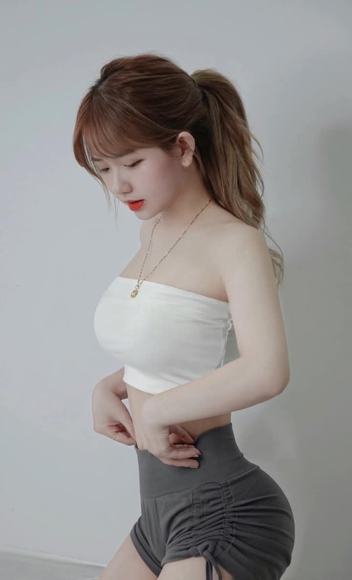 Hình Ảnh Gái Xinh Việt Nam Vú To Ngực Đẹp Mông Bự