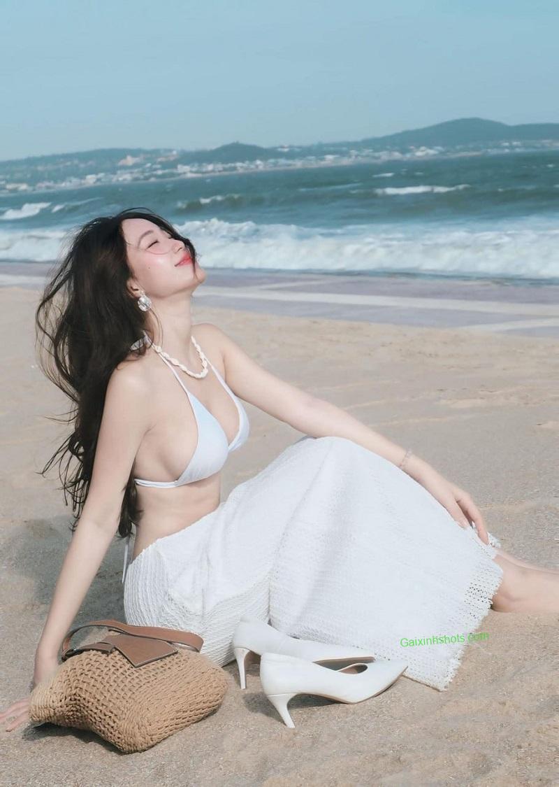 Vú bự đủ để các anh siêu lòng