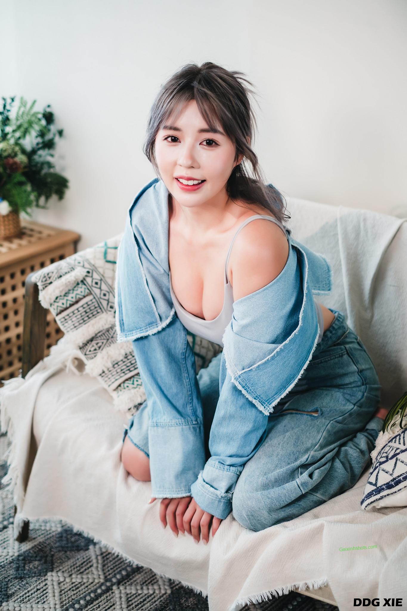 Ảnh gái xinh vú bự sở hữu thân hình cực phẩm khiến ai cũng không thể rời mắt