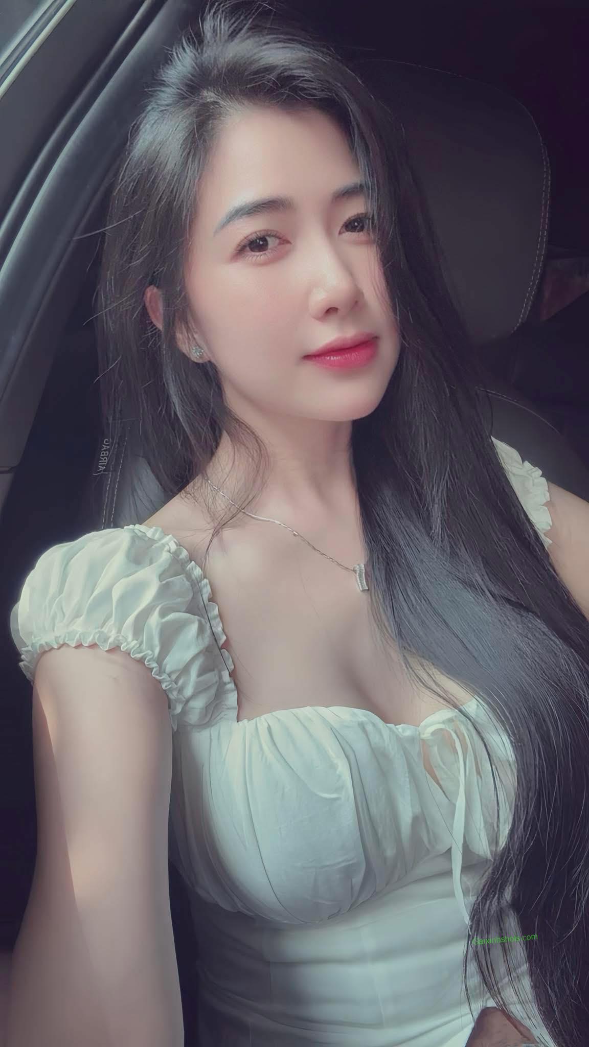 Tổng hợp các ảnh khoả thân của em hotgirl vú to