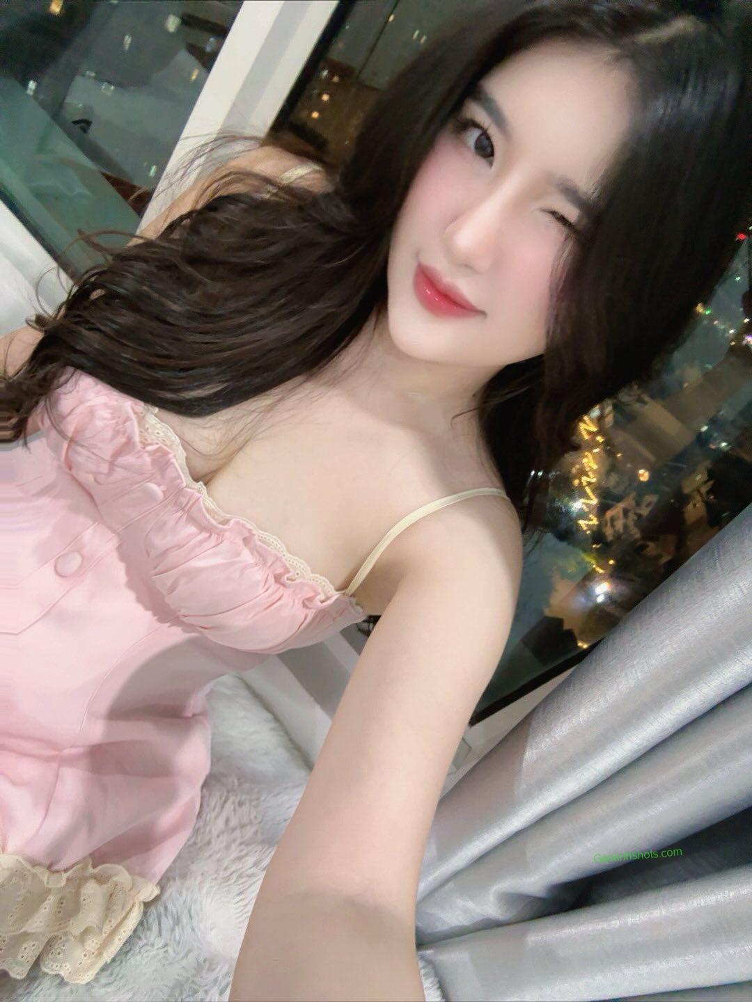 Ảnh gái xinh vú to bự, khoe ngực đẹp dú khủng không che