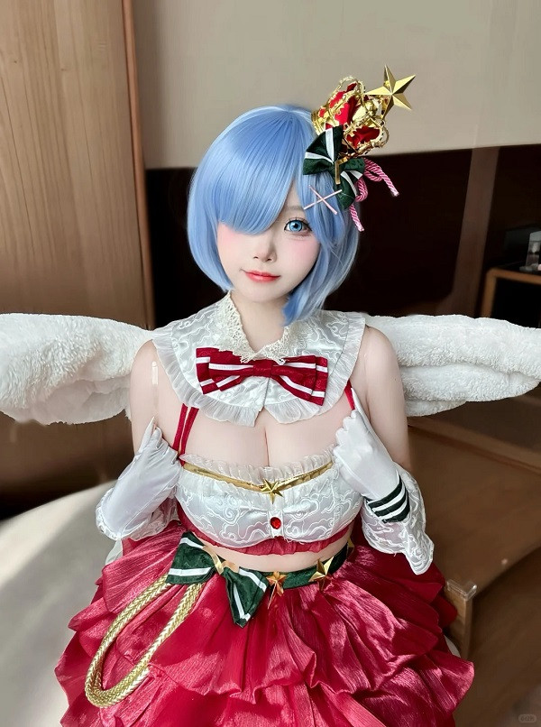 Tại sao phong cách anime girl cosplay sexy trở nên phổ biến?