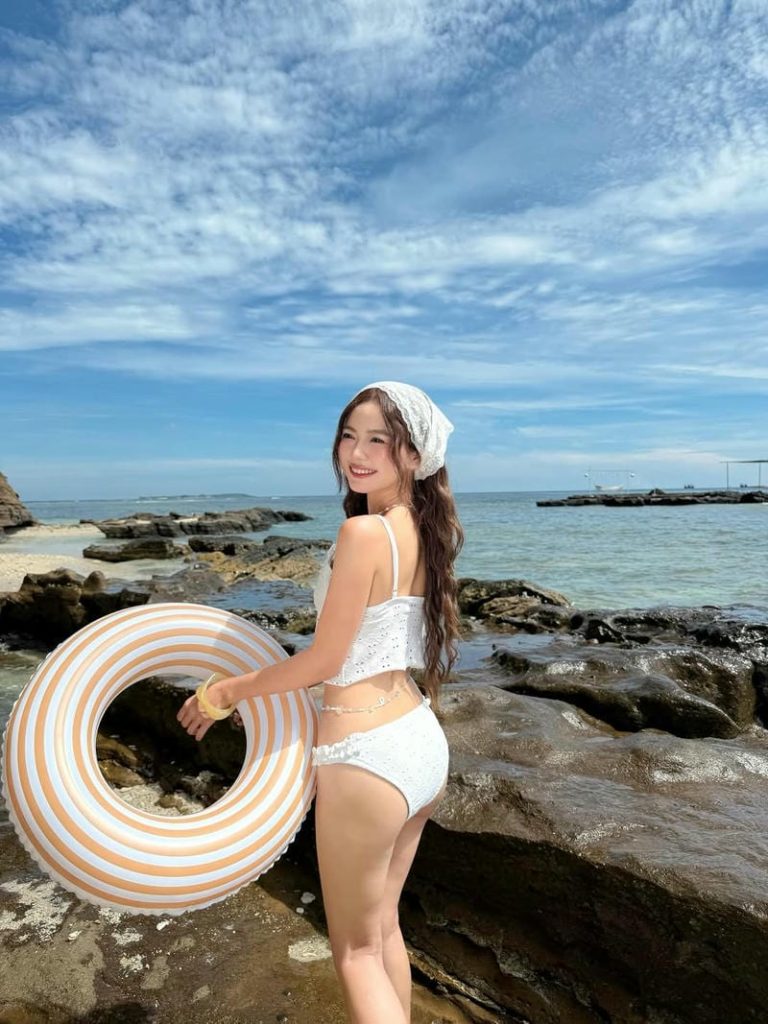 Ảnh gái xinh mặc bikini siêu nhỏ cực kỳ sexy