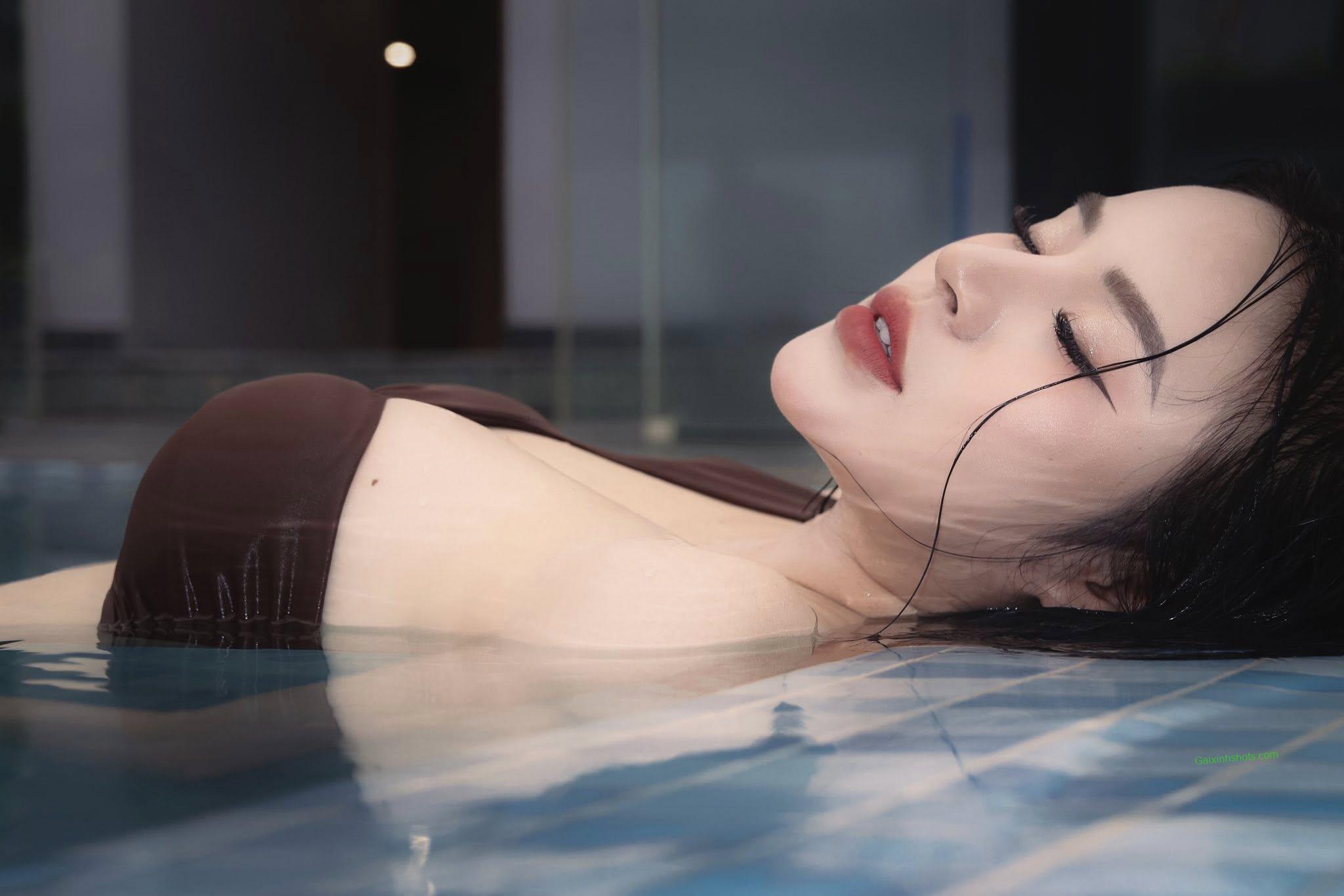 Ảnh gái xinh vú to bự, khoe ngực đẹp dú khủng không che