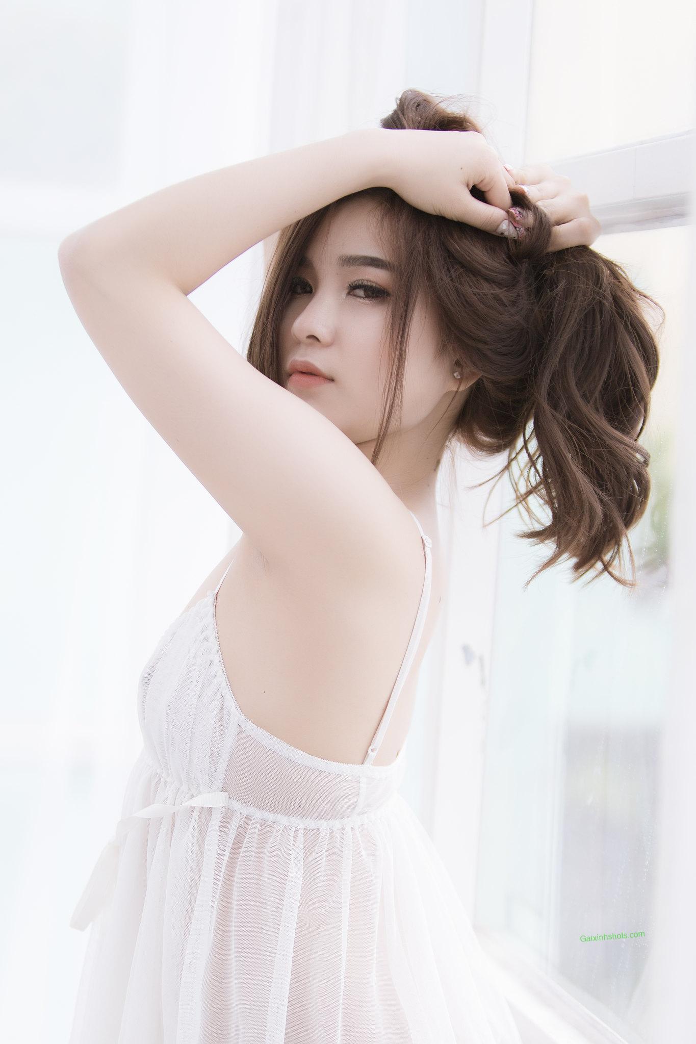 Ảnh gái xinh khoe nhũ hoa cùng bầu ngực đẫy đà