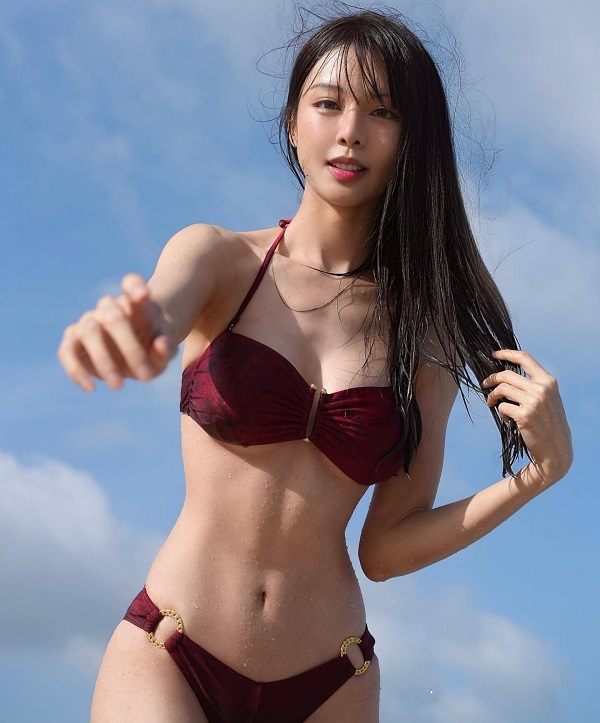 Ảnh gái xinh diện bikini giúp tăng vẻ sang trọng, gợi cảm