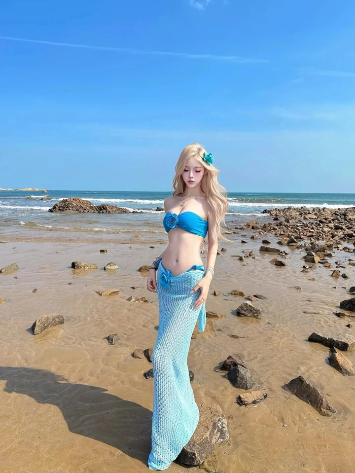 Hình ảnh gái mặc bikini cực quyến rũ đốt cháy mùa hè