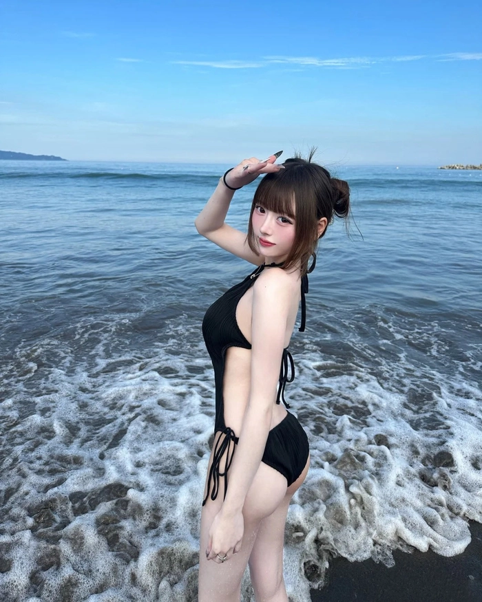 Ảnh gái xinh mặc bikini siêu nhỏ sexy cháy hết nấc