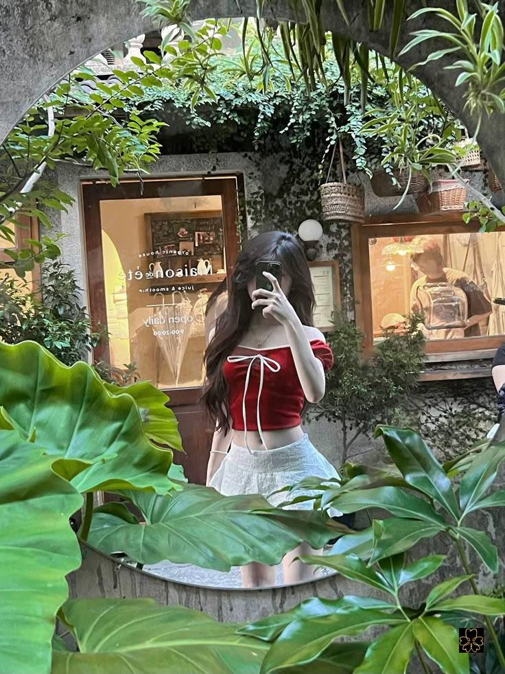 Ảnh girl phố che mặt: Vẻ đẹp bí ẩn quyến rủ của phụ nữ