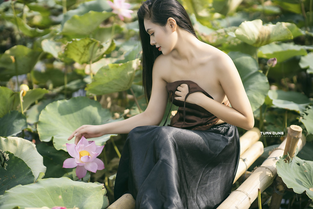 gái xinh thả rông vòng 1 khoe trọn vú bự hồng hào