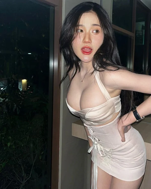 Hình ảnh vú đẹp, vú to, khoe ngực xinh của gái xinh 18