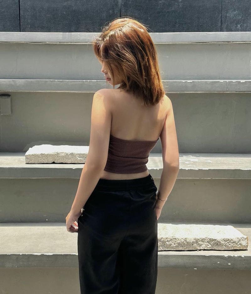 Ảnh gái xinh chụp dáng đầy cuốn hút với phong cách sáng tạo