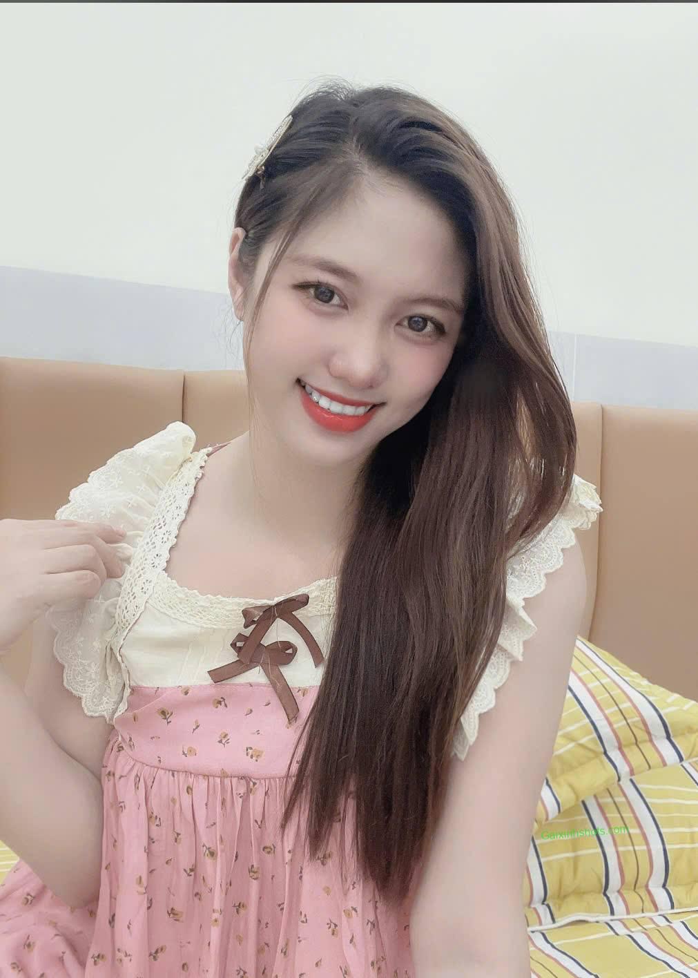 Ảnh gái xinh chụp ảnh sexy, thu hút sự chú ý với vẻ đẹp gợi cảm