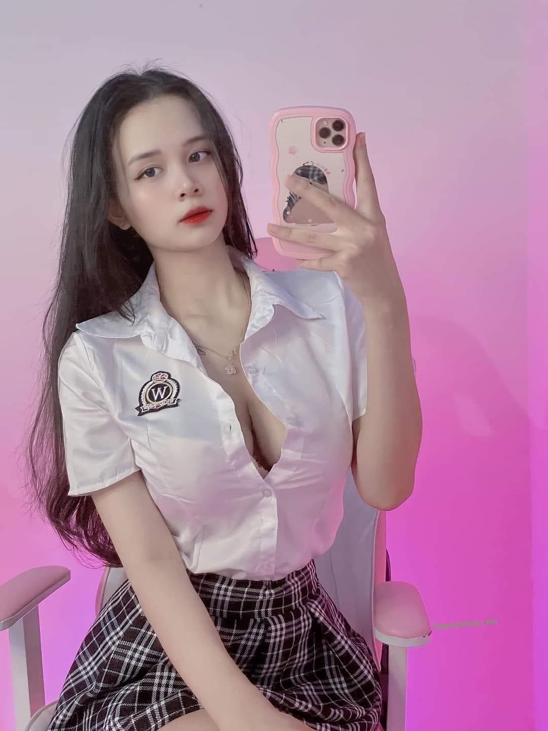 Ảnh gái xinh với nụ cười rạng rỡ như ánh nắng mai