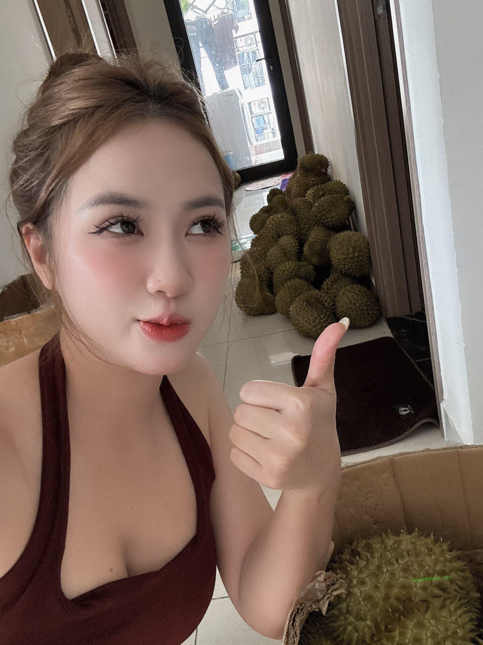 Hình ảnh cô gái xinh đẹp thuần khiết