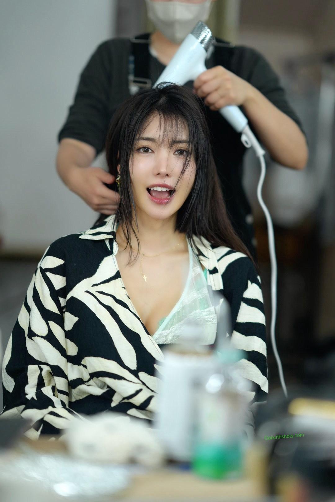 Ảnh khỏa thân Nhật Bản khoe vú to tròn cực nứng